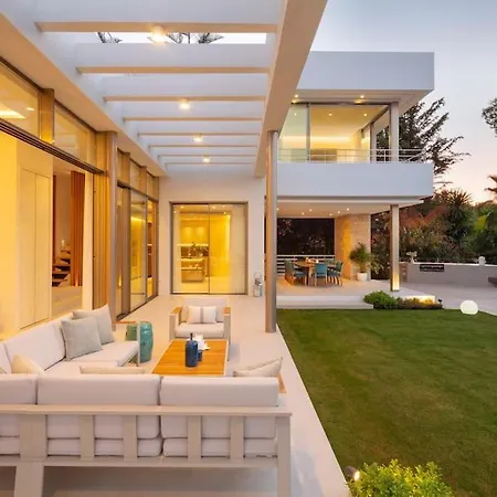 Amazing Modern Located Mins From Rdr234 Villa Marbella