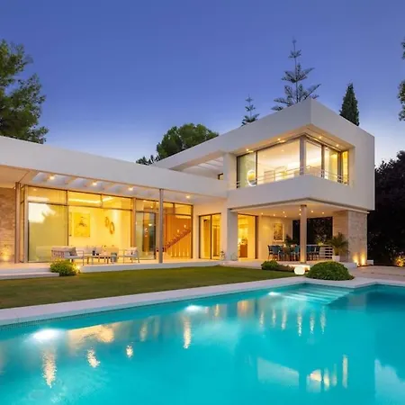 Amazing Modern Located Mins From Rdr234 Villa
